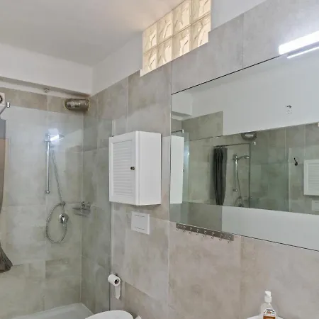 Via Peirogallo Appartaments Apartman *